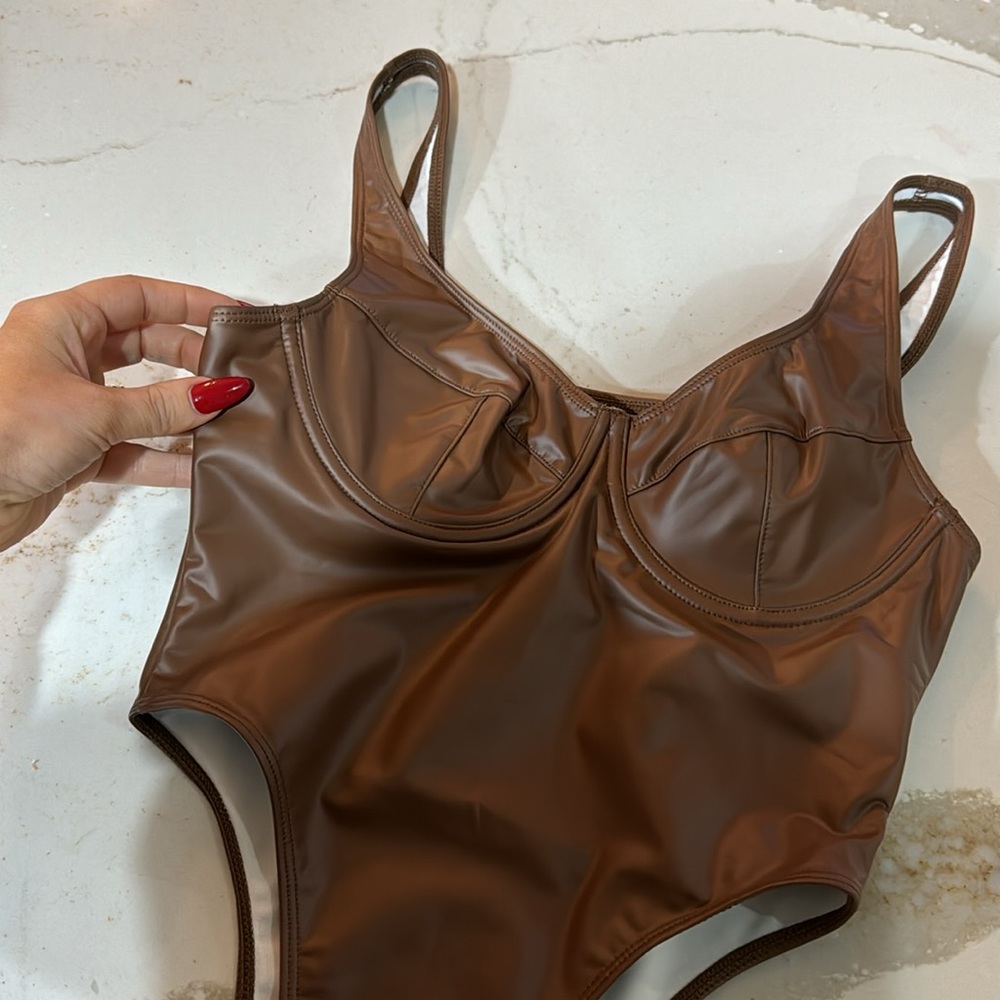 PLEATHER BODYSUIT
